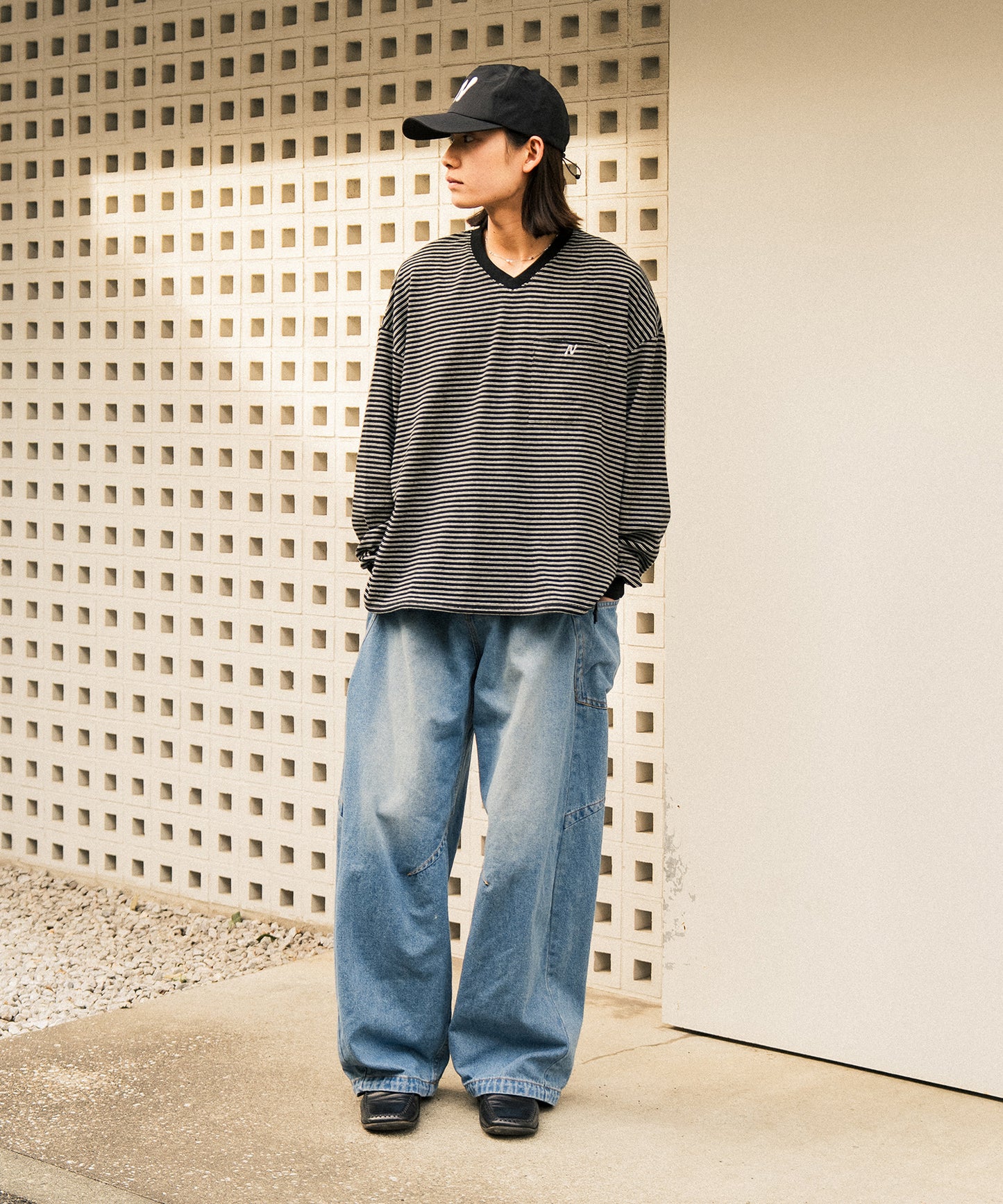 【ブラック】ドローコードマルチボーダーVネックロンT