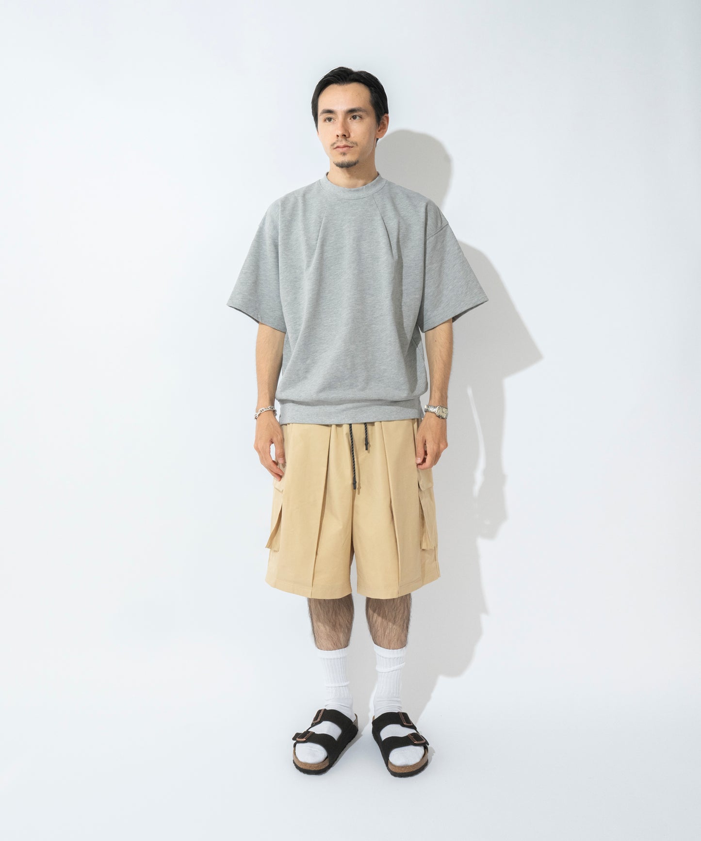 【ベージュ】TUCK CARGO SHORTS / タックカーゴショーツ