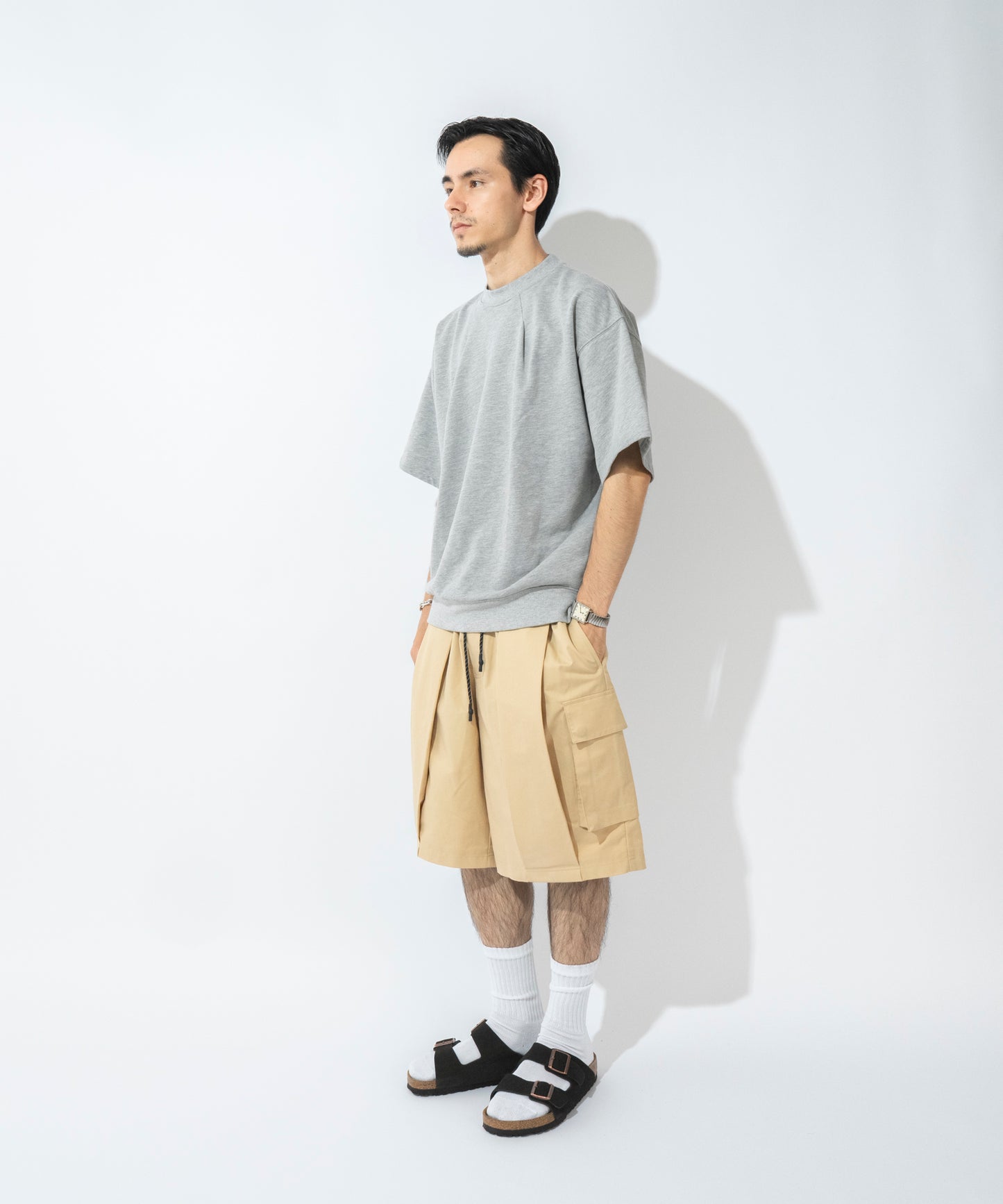 【ベージュ】TUCK CARGO SHORTS / タックカーゴショーツ