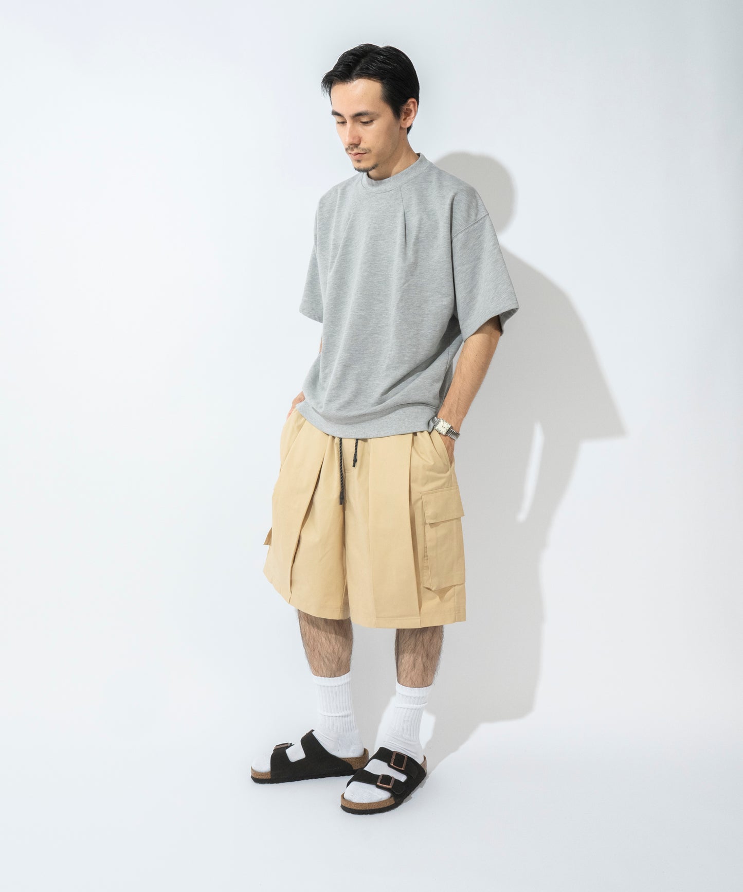 【ベージュ】TUCK CARGO SHORTS / タックカーゴショーツ