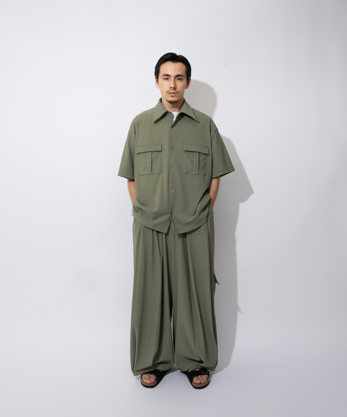 【オリーブ】PIQUE WIDE TUCK CARGO PANTS / ピケワイドタックカーゴパンツ