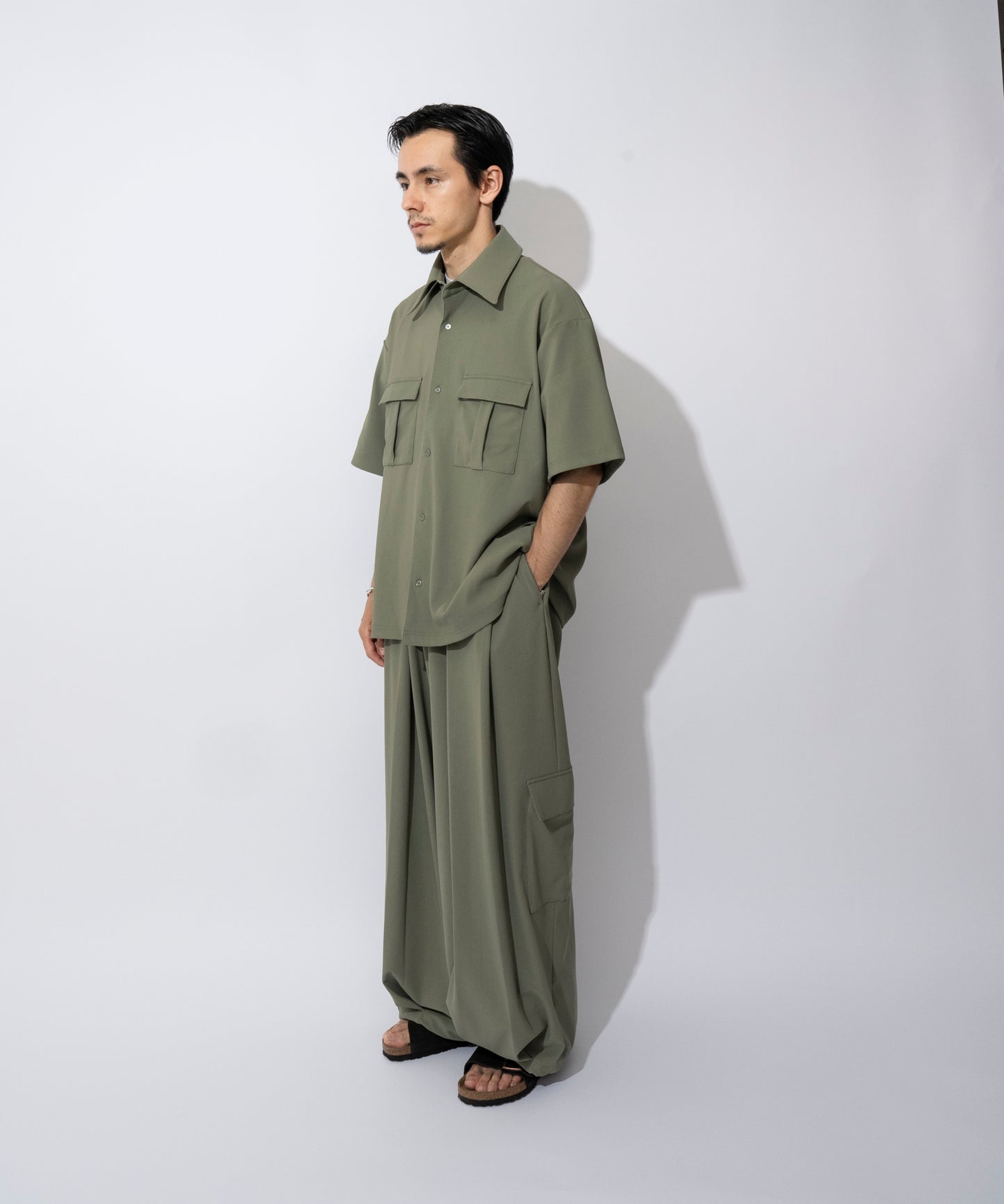 【オリーブ】PIQUE WIDE TUCK CARGO PANTS / ピケワイドタックカーゴパンツ