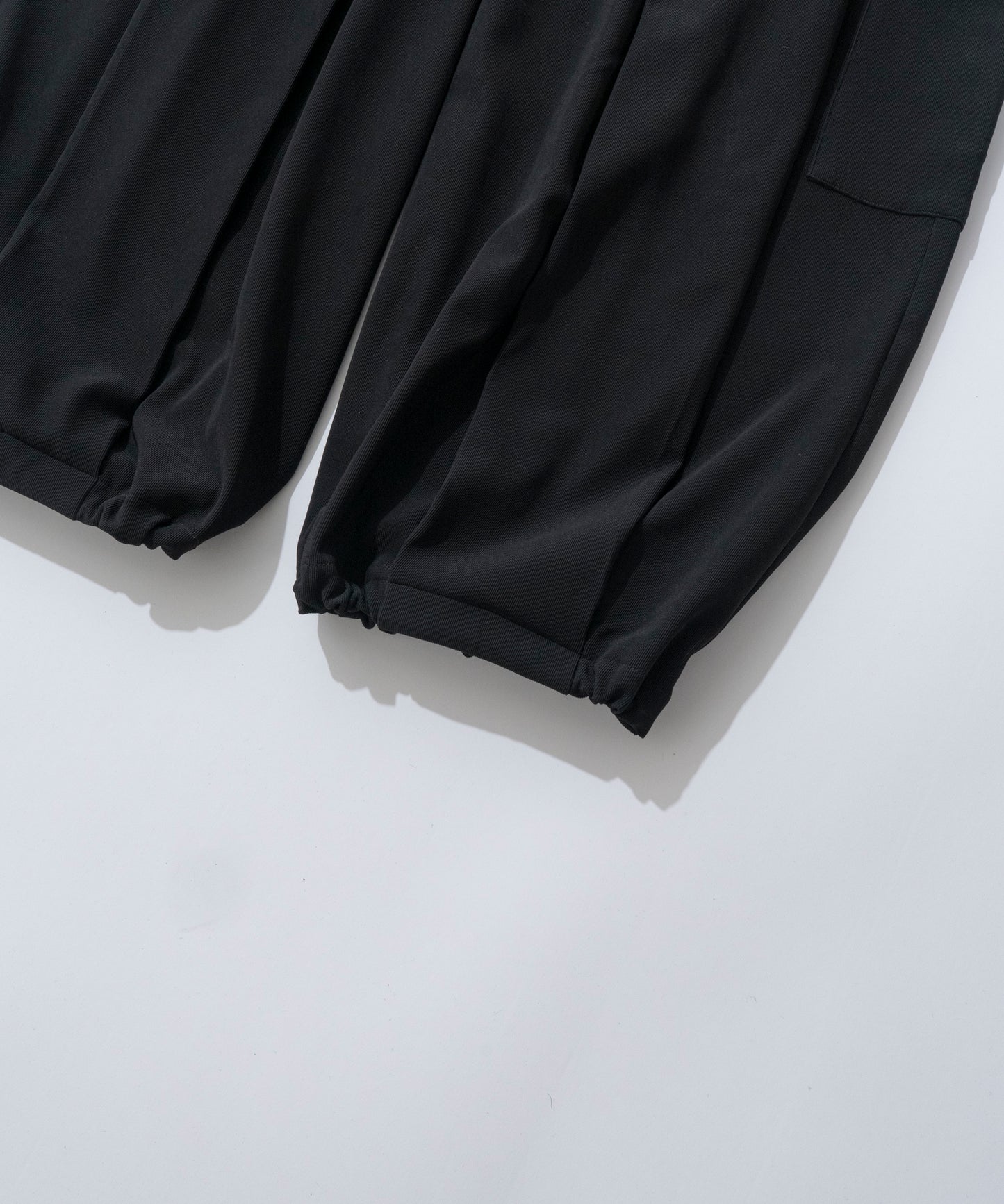 【ブラック】PIQUE WIDE TUCK CARGO PANTS / ピケワイドタックカーゴパンツ