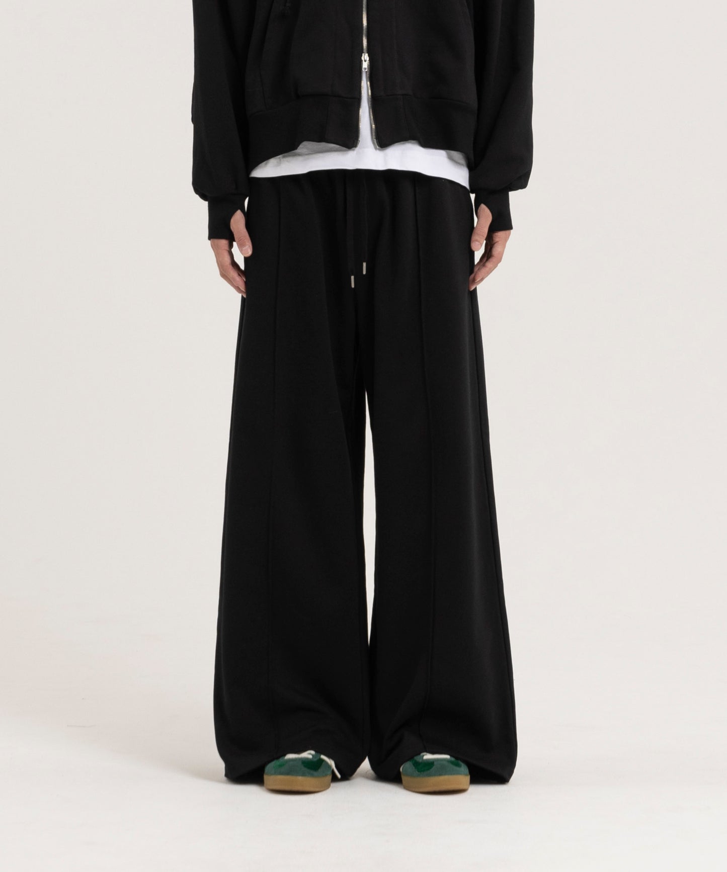 【ブラック】PIN TUCK SWEAT WIDE PANTS/ピンタックスウェットワイドパンツ