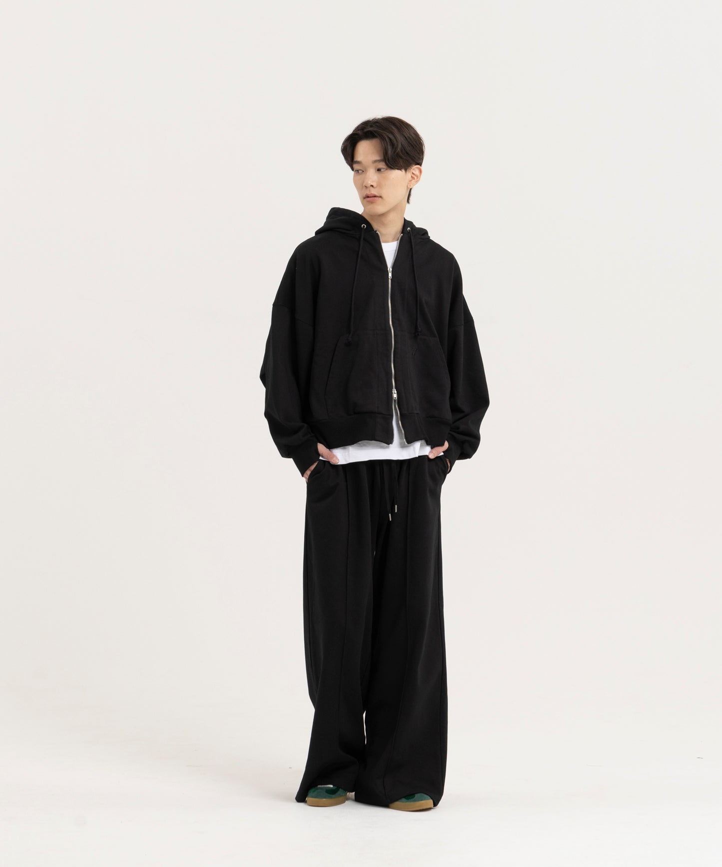 【ブラック】PIN TUCK SWEAT WIDE PANTS/ピンタックスウェットワイドパンツ