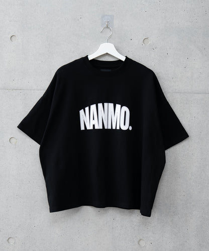 【ブラック】NANMOグラフィックロゴTシャツ