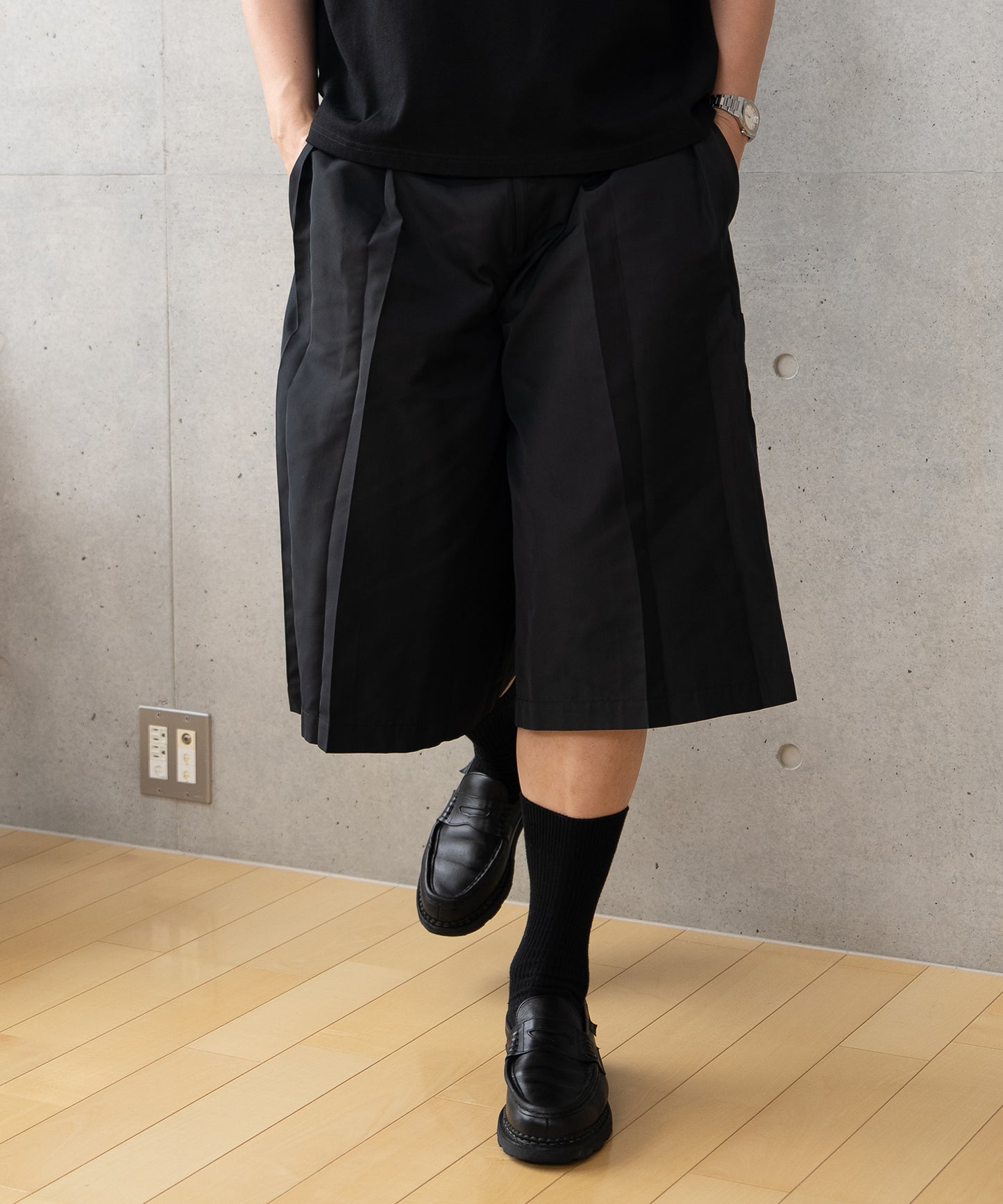 【ブラック】タックワイドショーツ