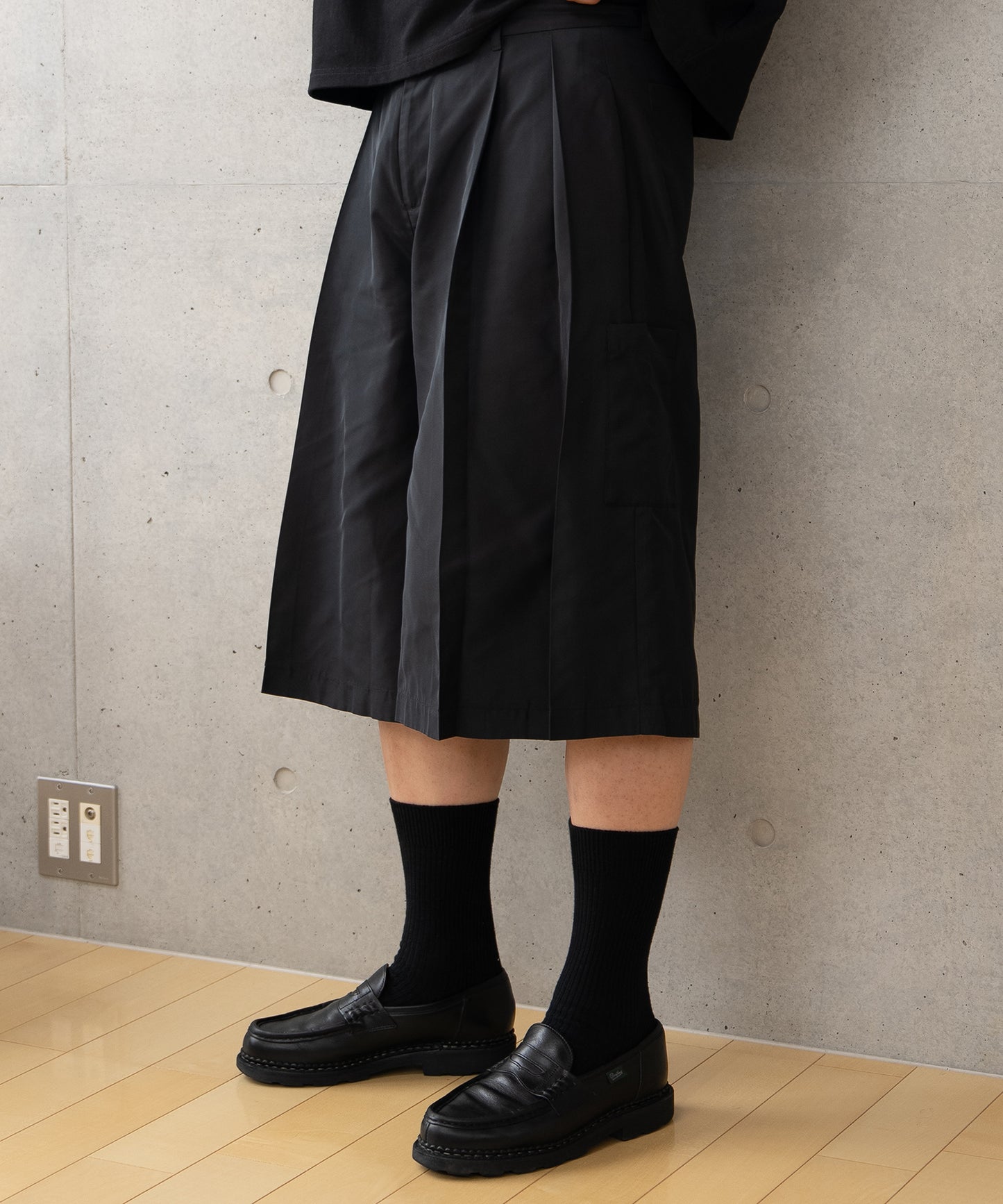 【ブラック】タックワイドショーツ