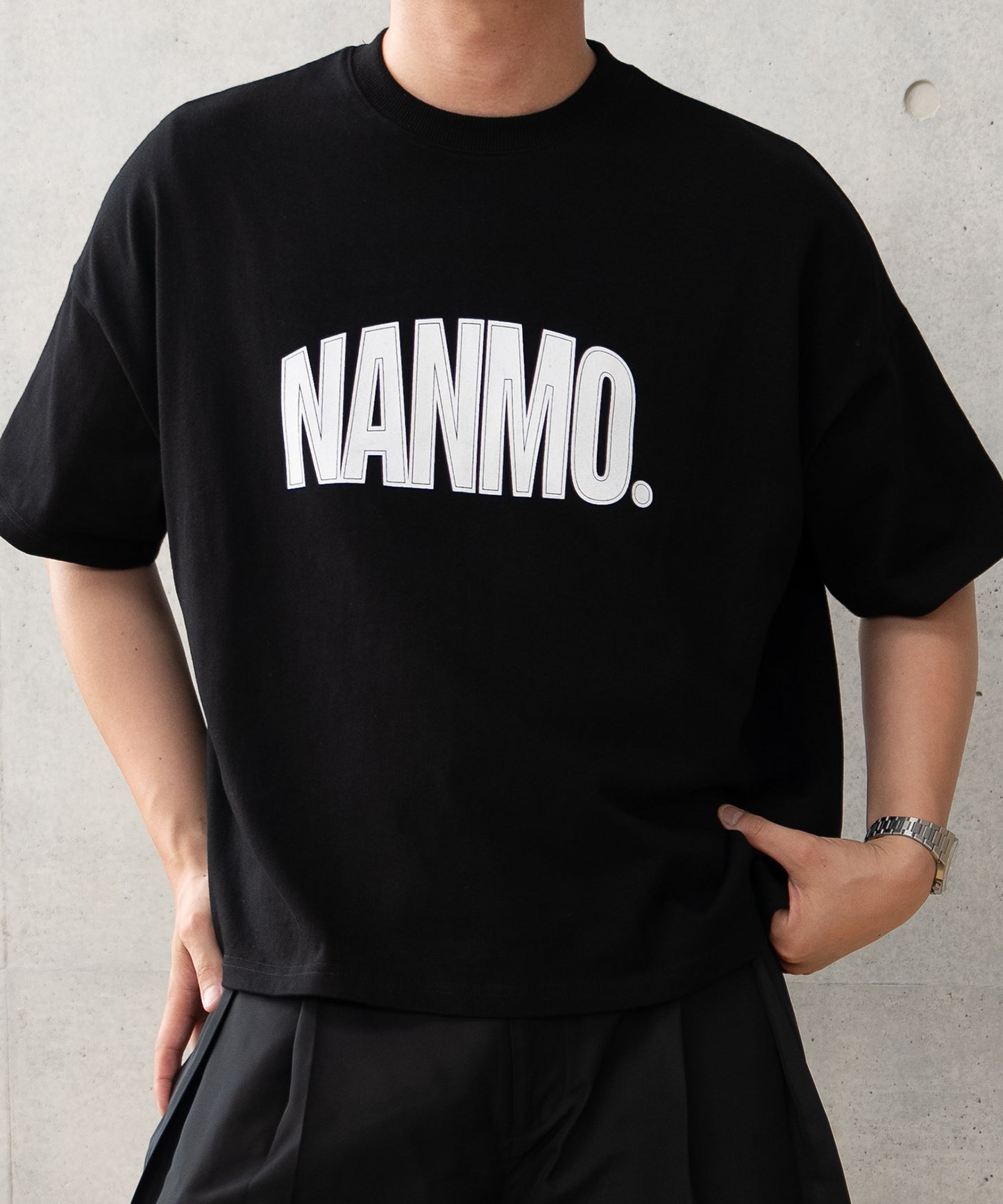 【ブラック】NANMOグラフィックロゴTシャツ
